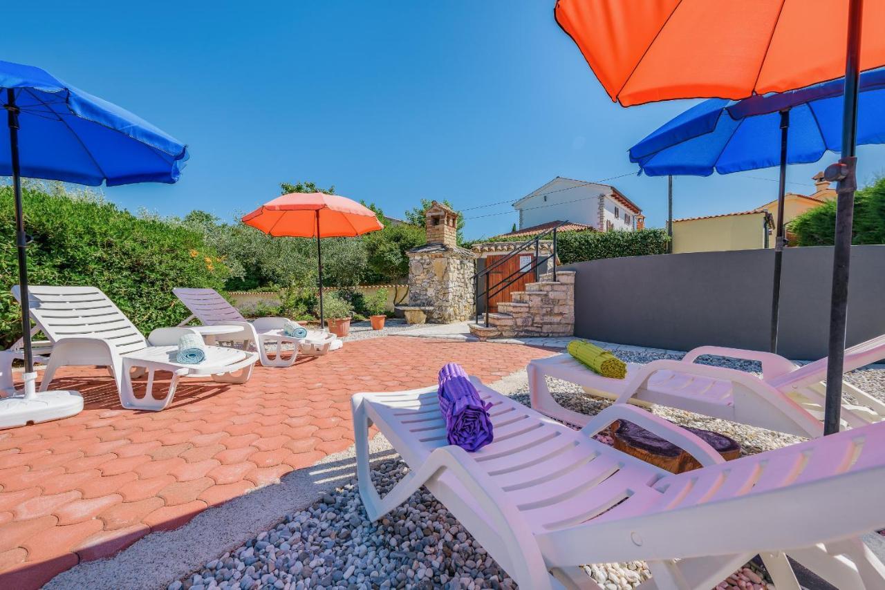 Apartment With Pool Višnjan Dış mekan fotoğraf