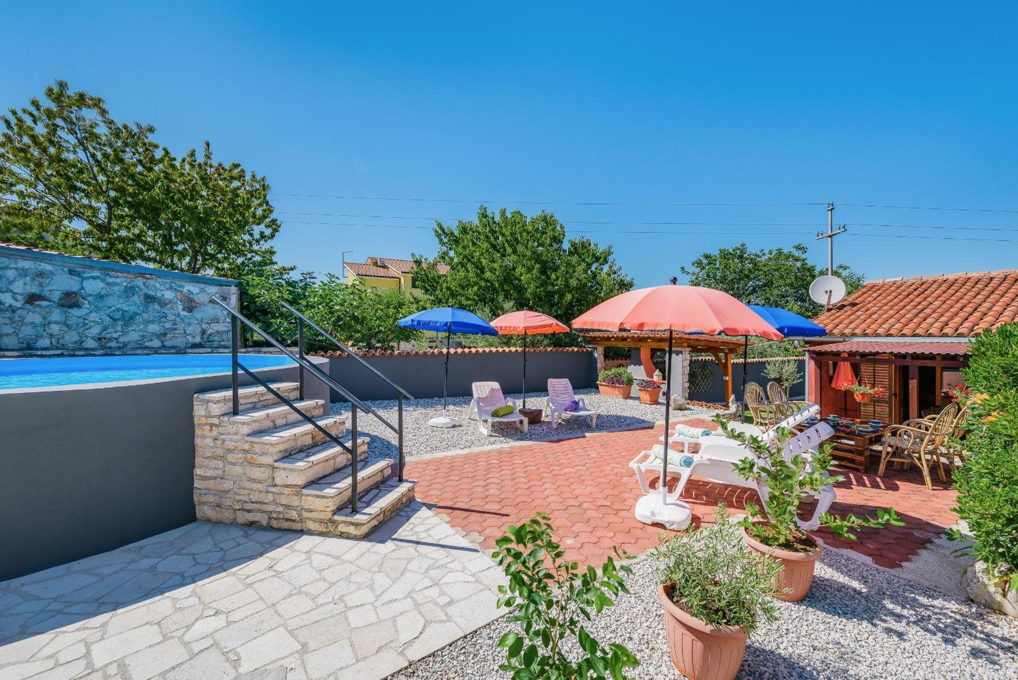 Apartment With Pool Višnjan Dış mekan fotoğraf