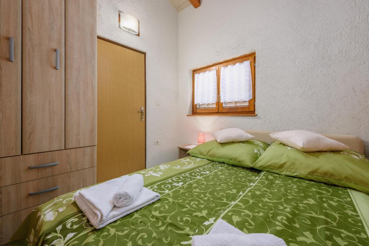 Apartment With Pool Višnjan Dış mekan fotoğraf