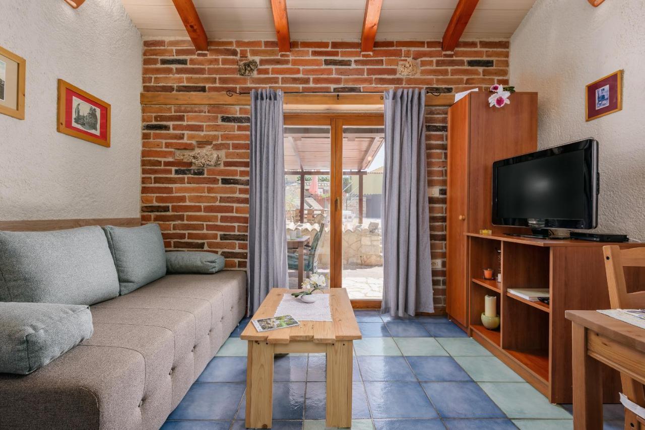 Apartment With Pool Višnjan Dış mekan fotoğraf