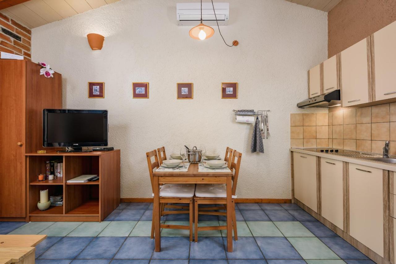 Apartment With Pool Višnjan Dış mekan fotoğraf
